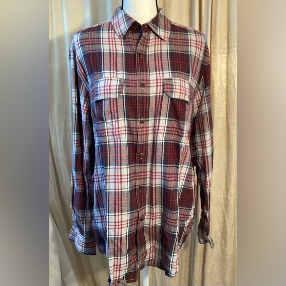 Faded Glory plaid shirt with 2 pockets 100% cotton. Size 38-40 M